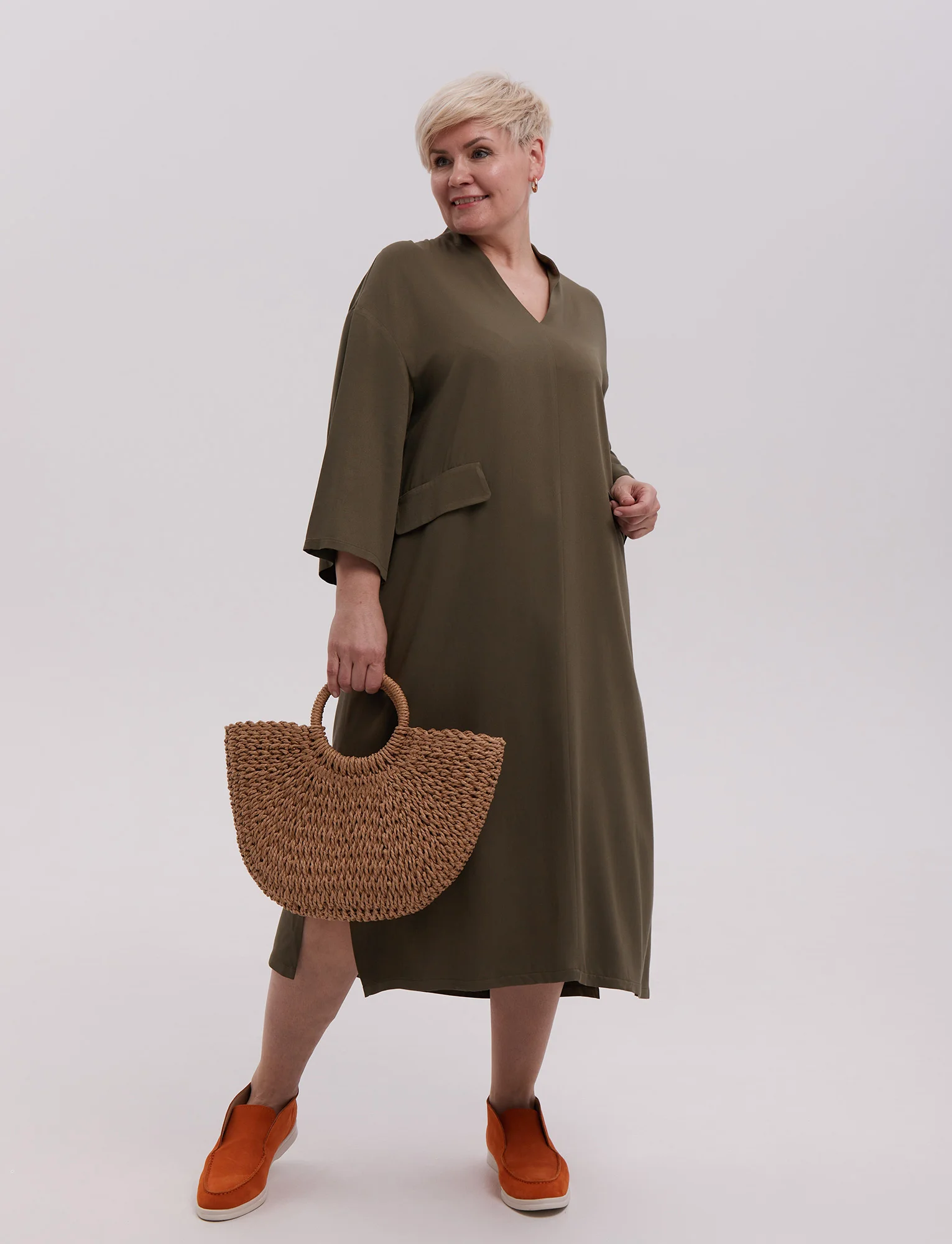 платье с декоративными карманами