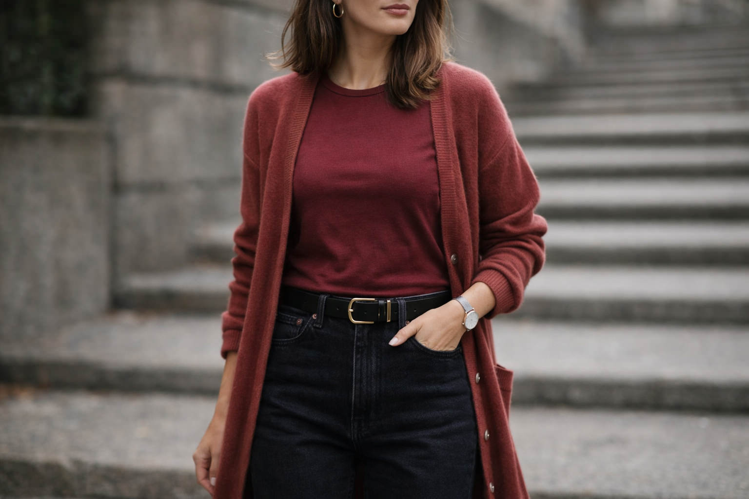 фото 4 - кардиган с темными джинсами